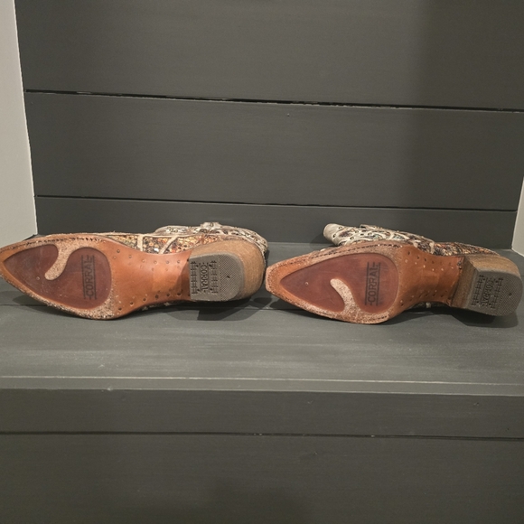 Size 8 1/2 Corral Ladies Taupe Sequin Multicolor Inlay Studs Snip Toe - Picture 5 of 6